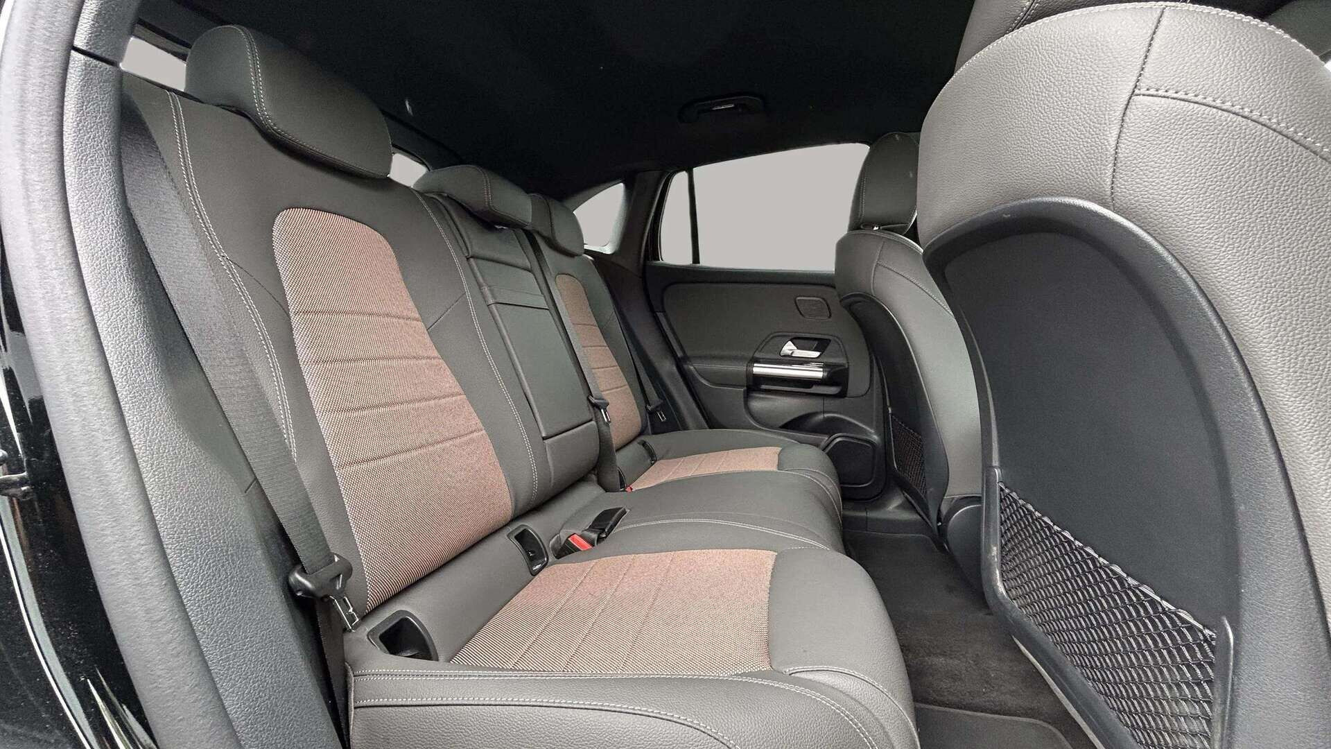 Sort Mercedes EQA 250+ fra 2025