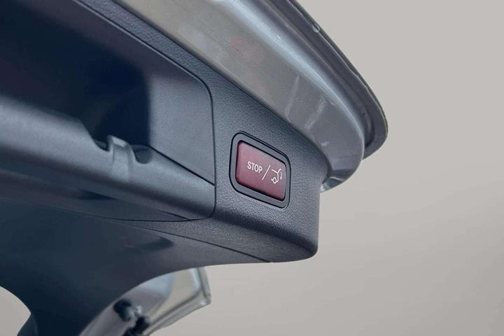 Sølv Mercedes EQA 250+ fra 2025