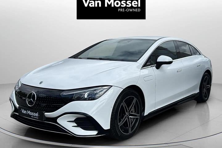 Hvid Mercedes EQE300 fra 2025