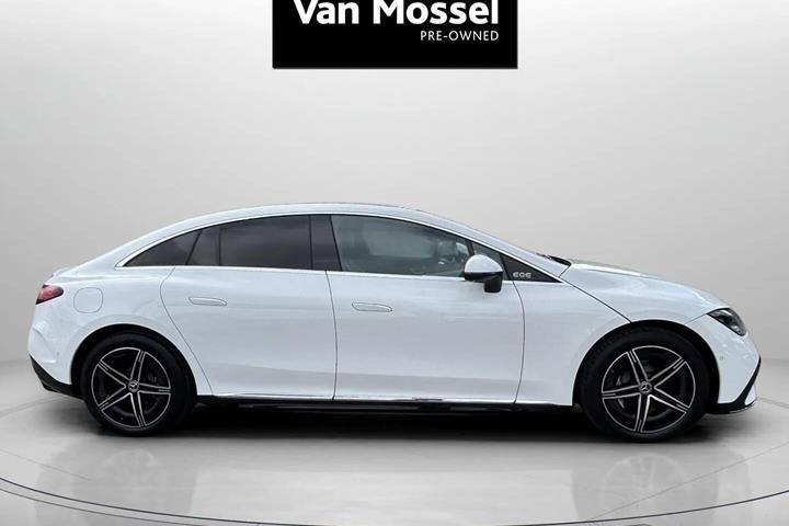Hvid Mercedes EQE300 fra 2025
