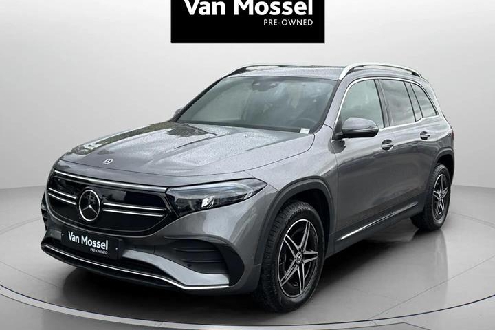Grå Mercedes EQB250+ fra 2023