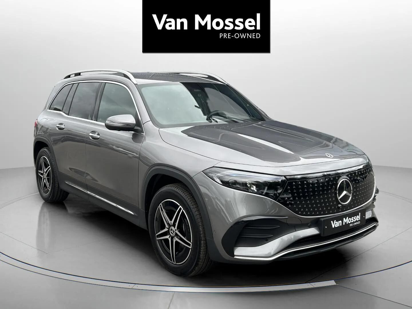 Grå Mercedes EQB250+ fra 2025