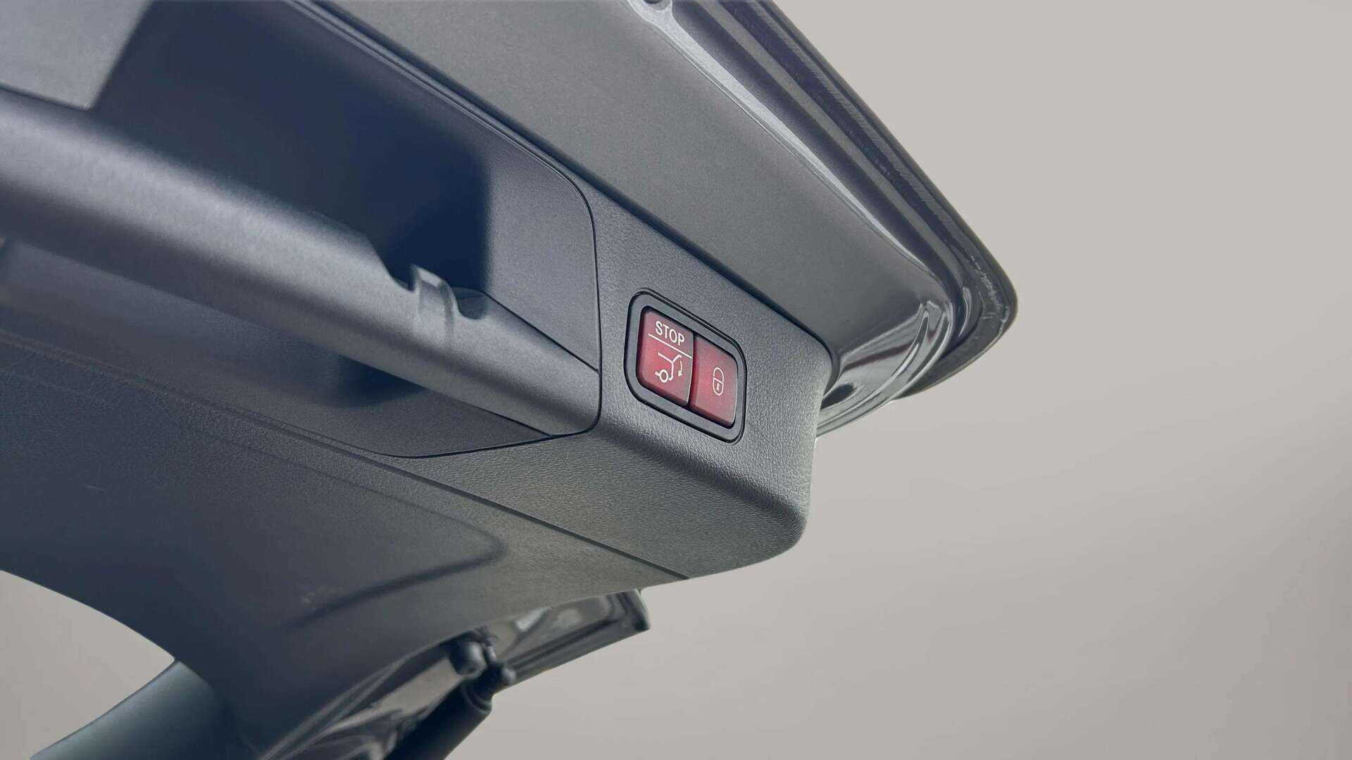 Grå Mercedes EQB250+ fra 2025