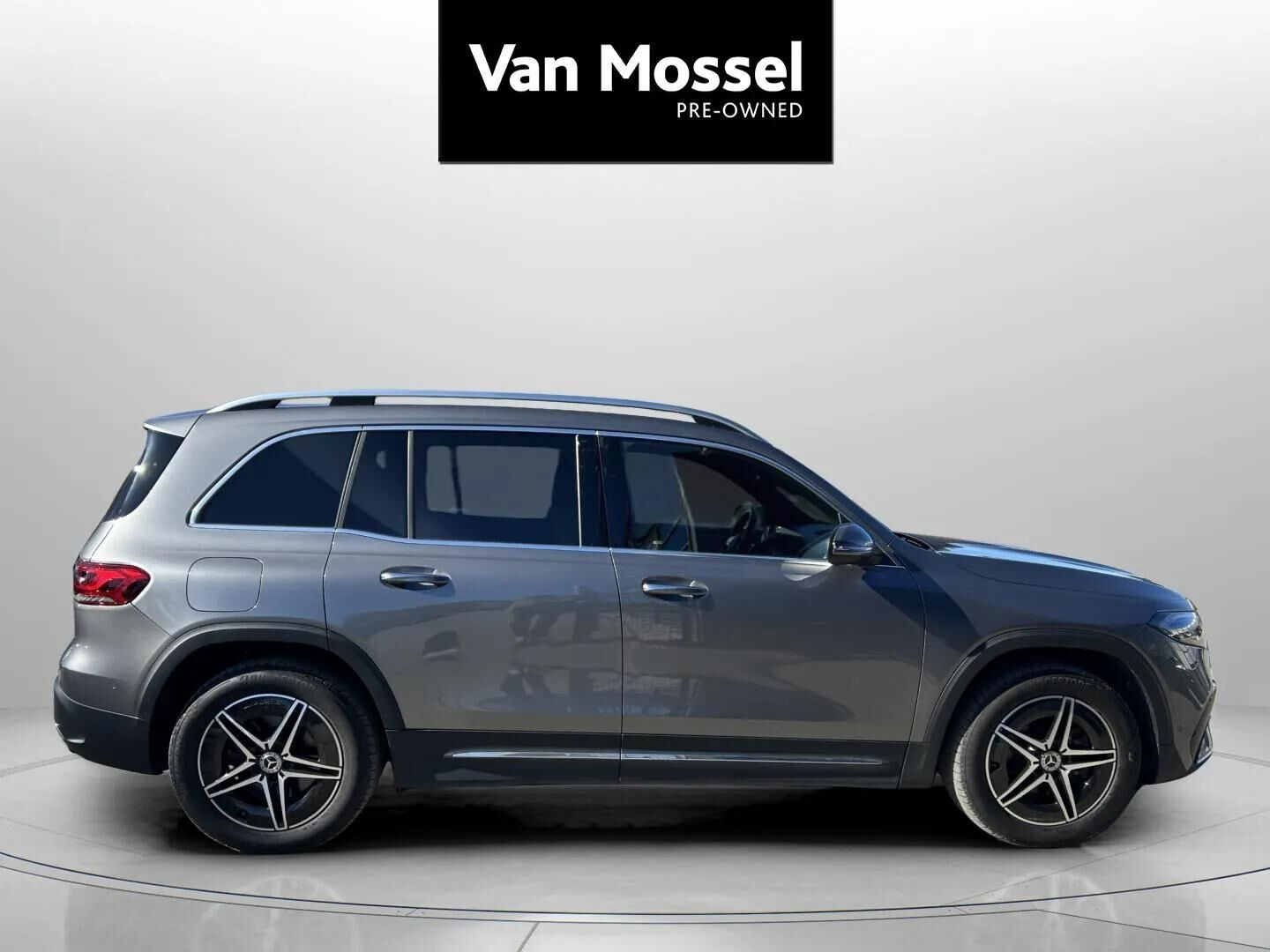 Sort Mercedes EQB250+ fra 2023