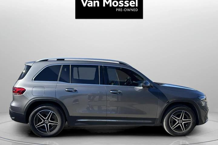 Sort Mercedes EQB250+ fra 2023
