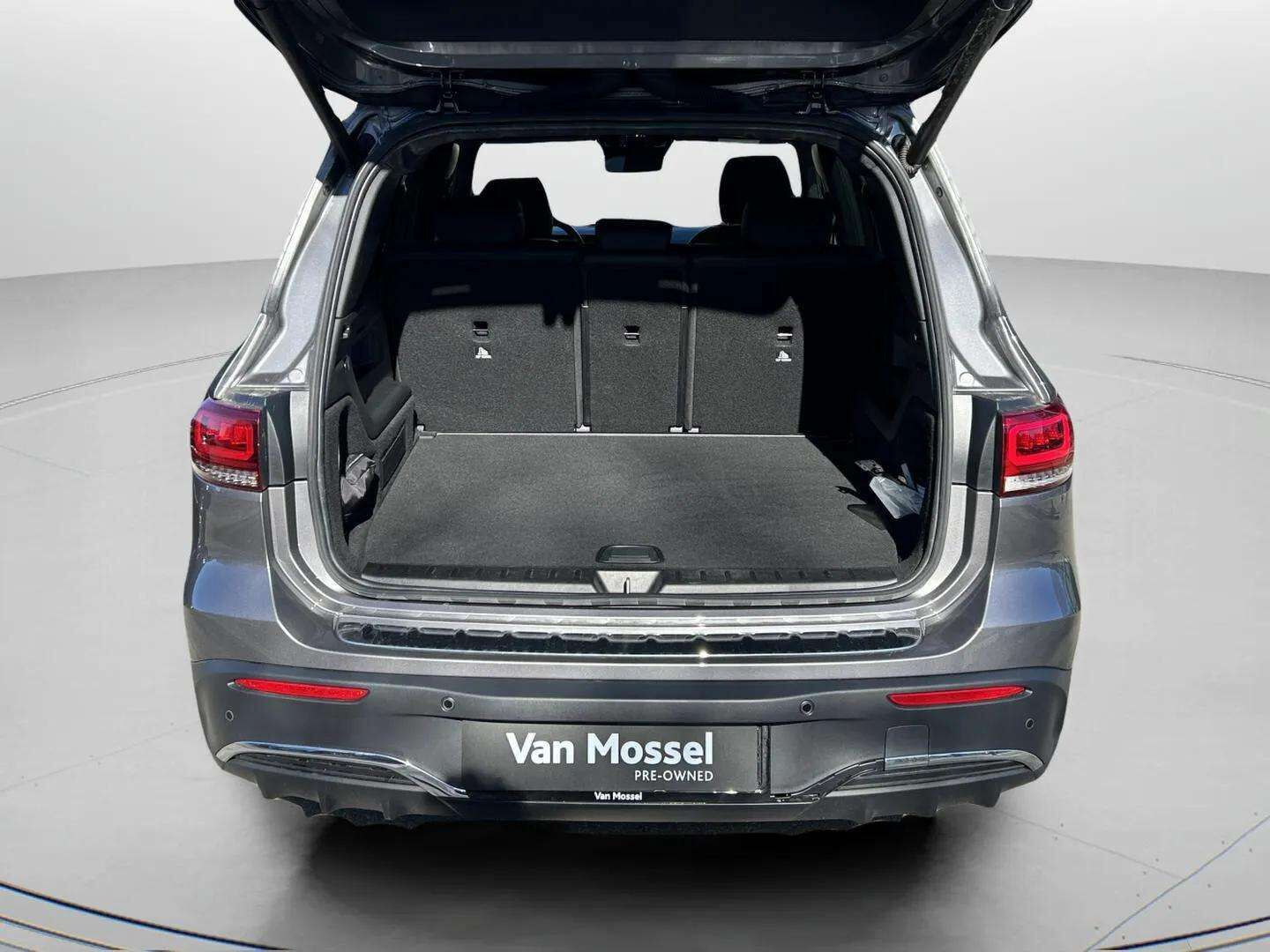 Sort Mercedes EQB250+ fra 2023