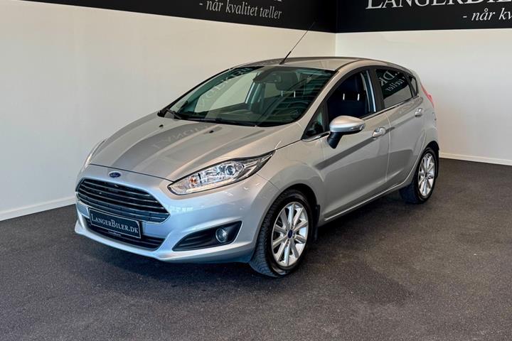 Sølv Ford Fiesta fra 2016