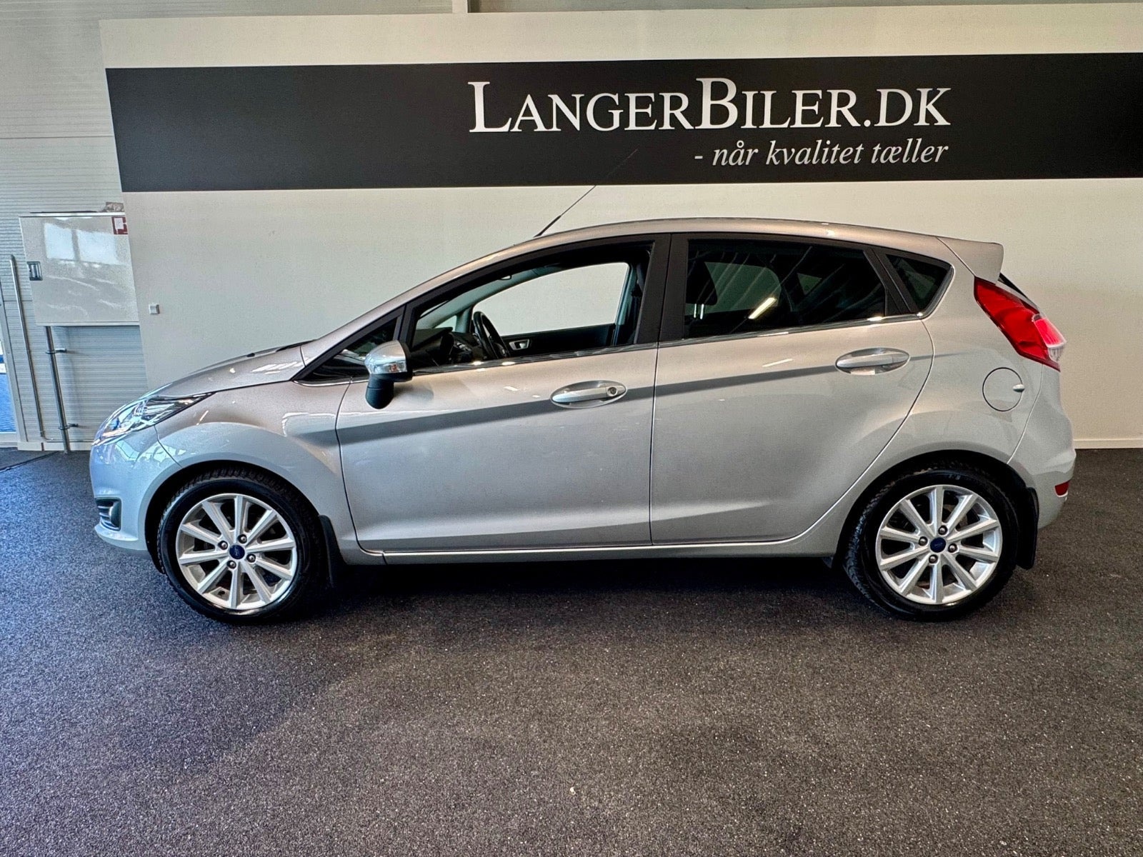 Sølv Ford Fiesta fra 2016
