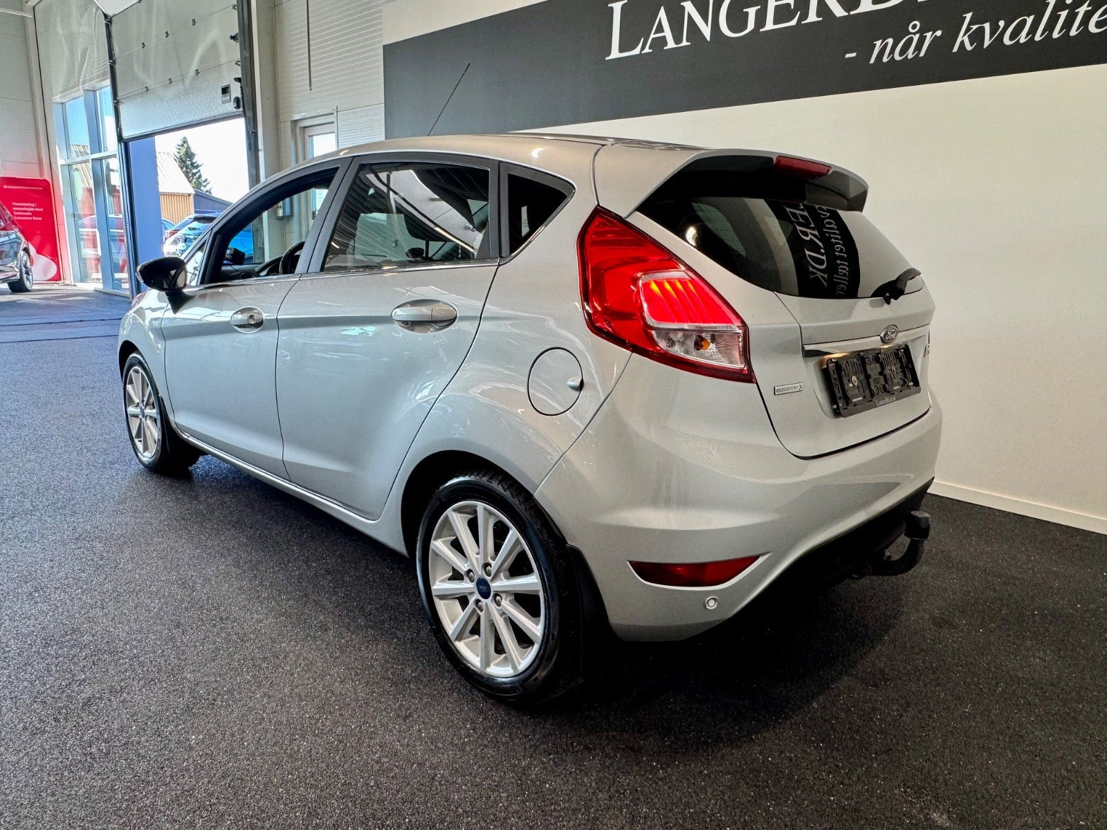 Sølv Ford Fiesta fra 2016