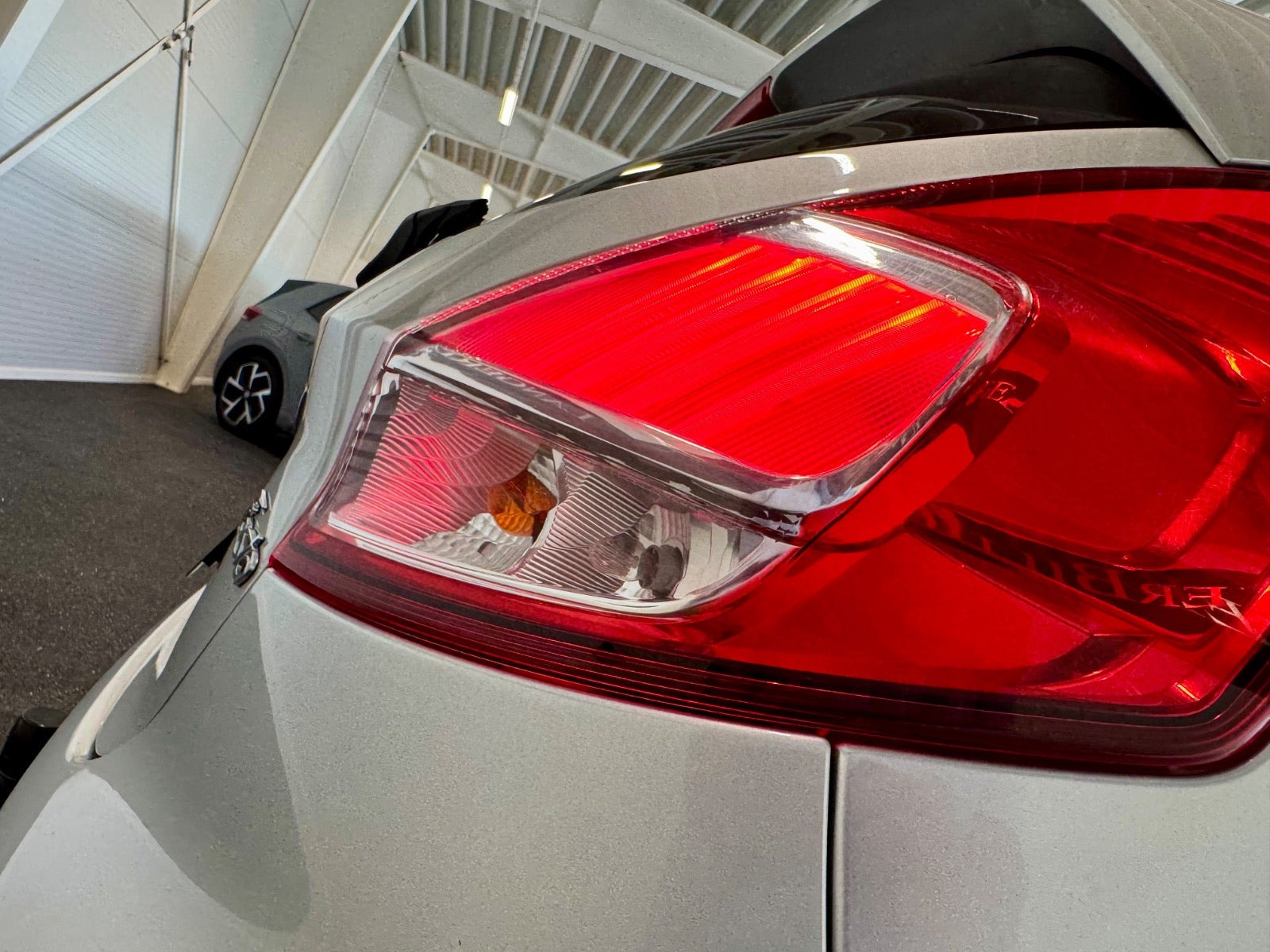 Sølv Ford Fiesta fra 2016