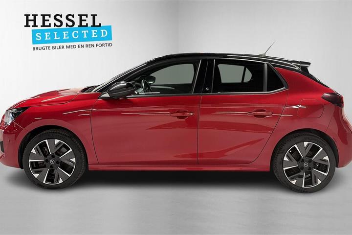 Rød Opel Corsa-e fra 2023