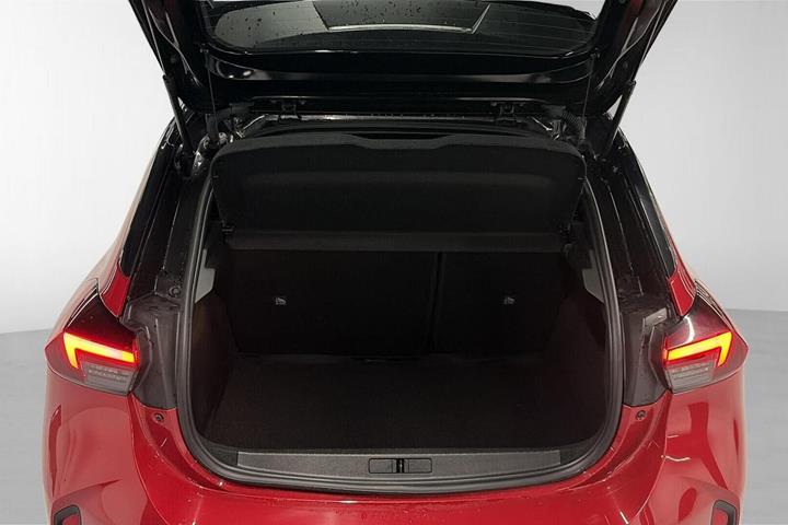 Rød Opel Corsa-e fra 2023