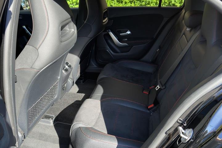 Sort Mercedes A200 fra 2022