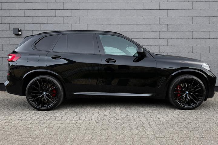 Sort BMW X5 fra 2023