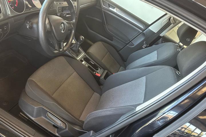Sort VW Golf VII fra 2014