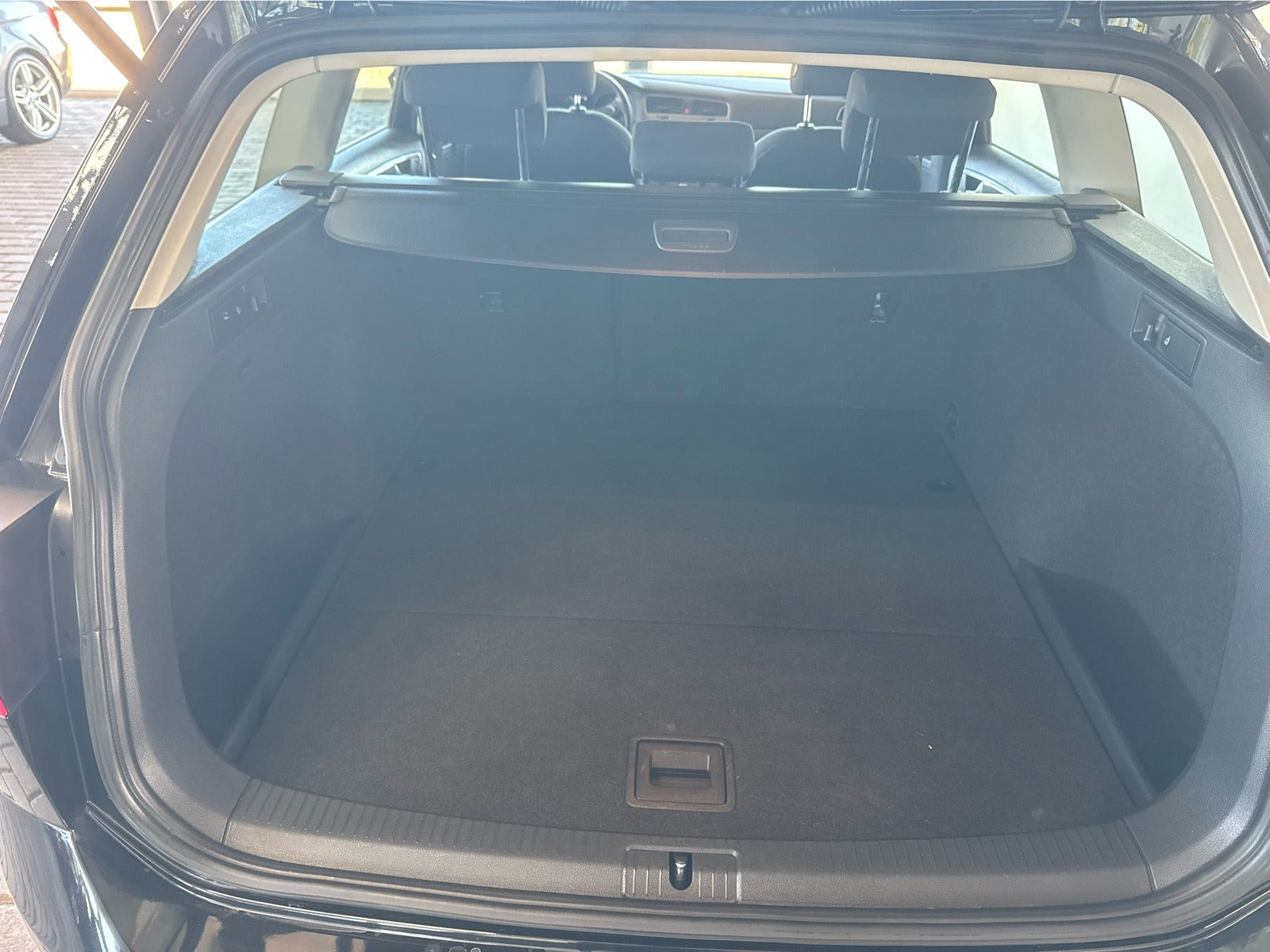 Sort VW Golf VII fra 2014