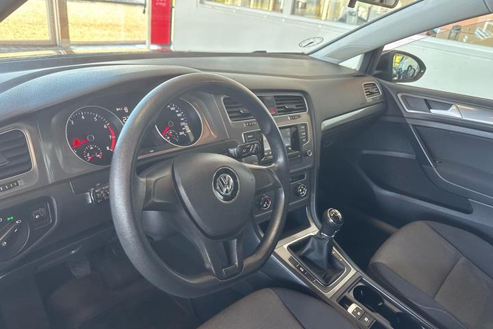 Sort VW Golf VII fra 2014