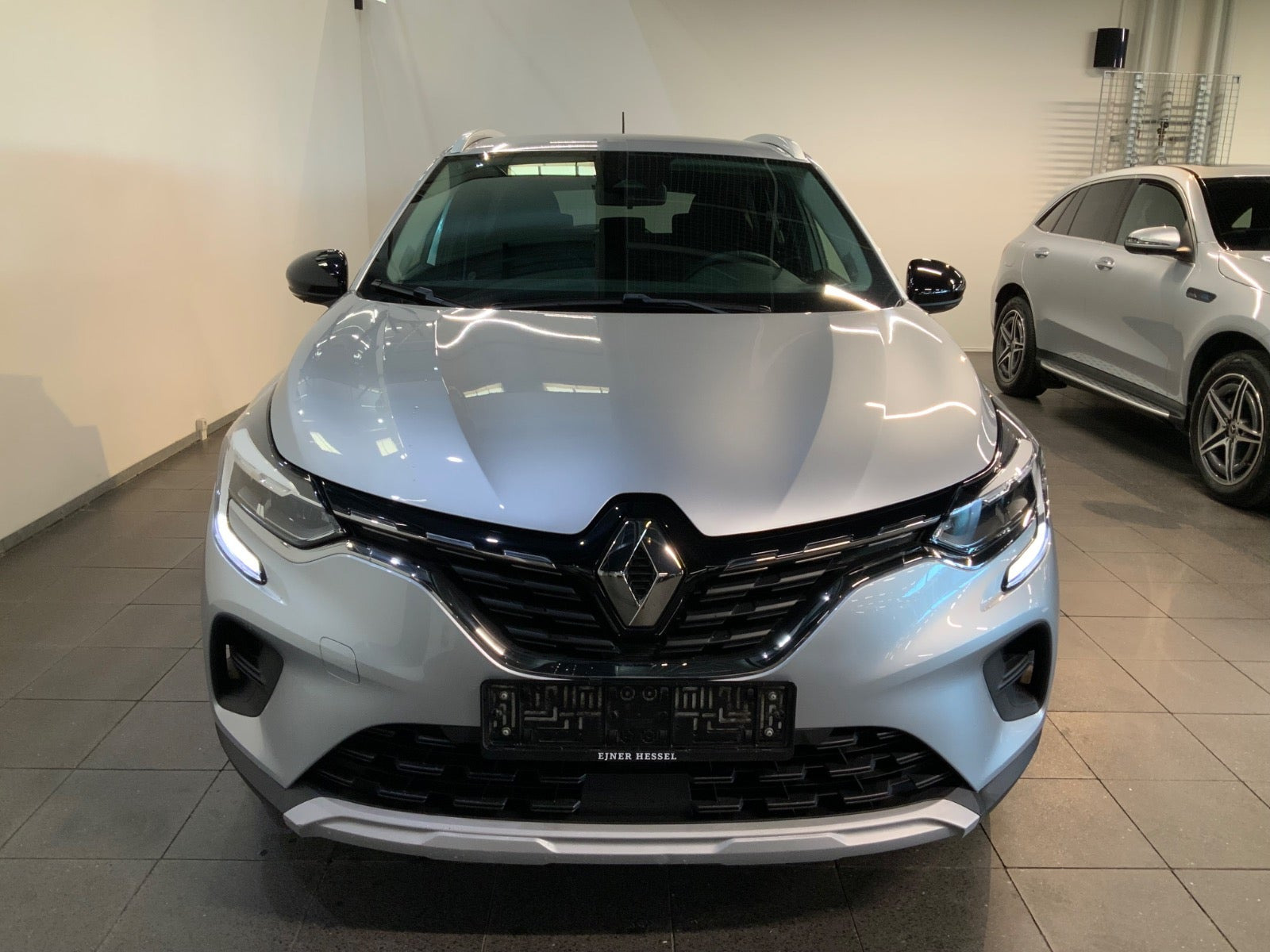 Sølv Renault Captur fra 2020