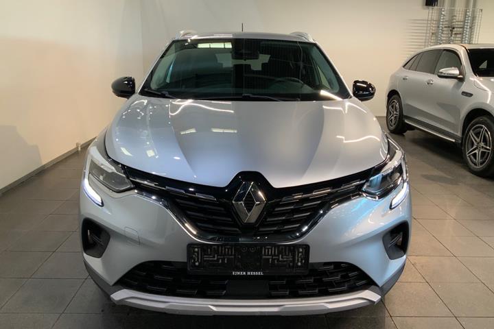 Sølv Renault Captur fra 2020