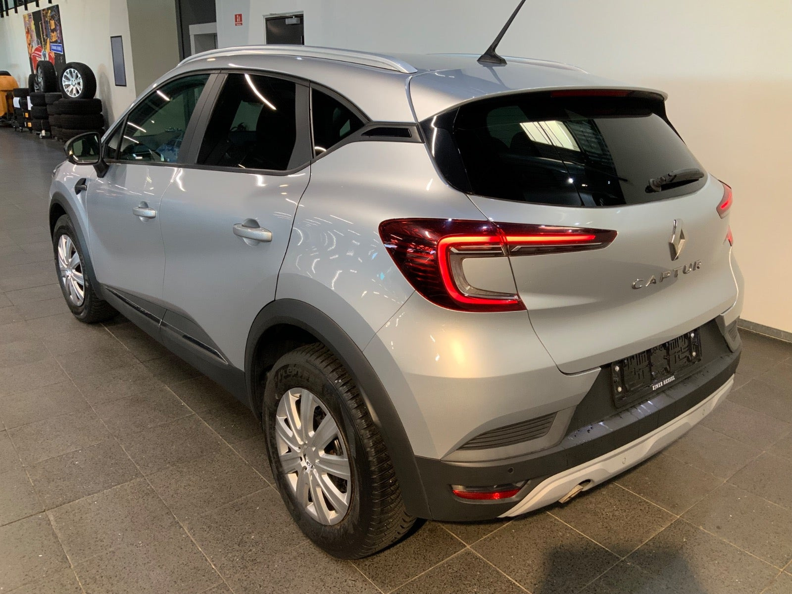 Sølv Renault Captur fra 2020