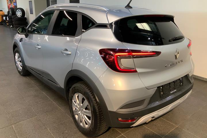 Sølv Renault Captur fra 2020