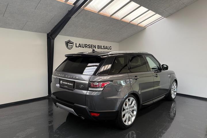Grå Land Rover Range Rover sport fra 2016
