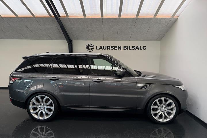 Grå Land Rover Range Rover sport fra 2016