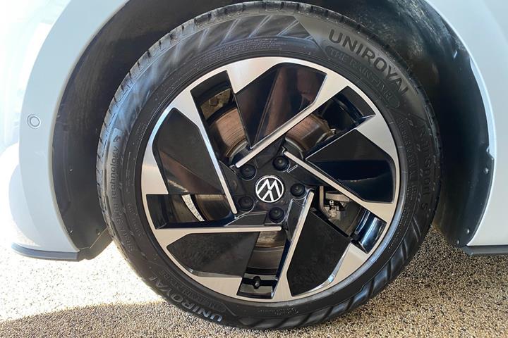 Hvid VW ID.3 fra 2024