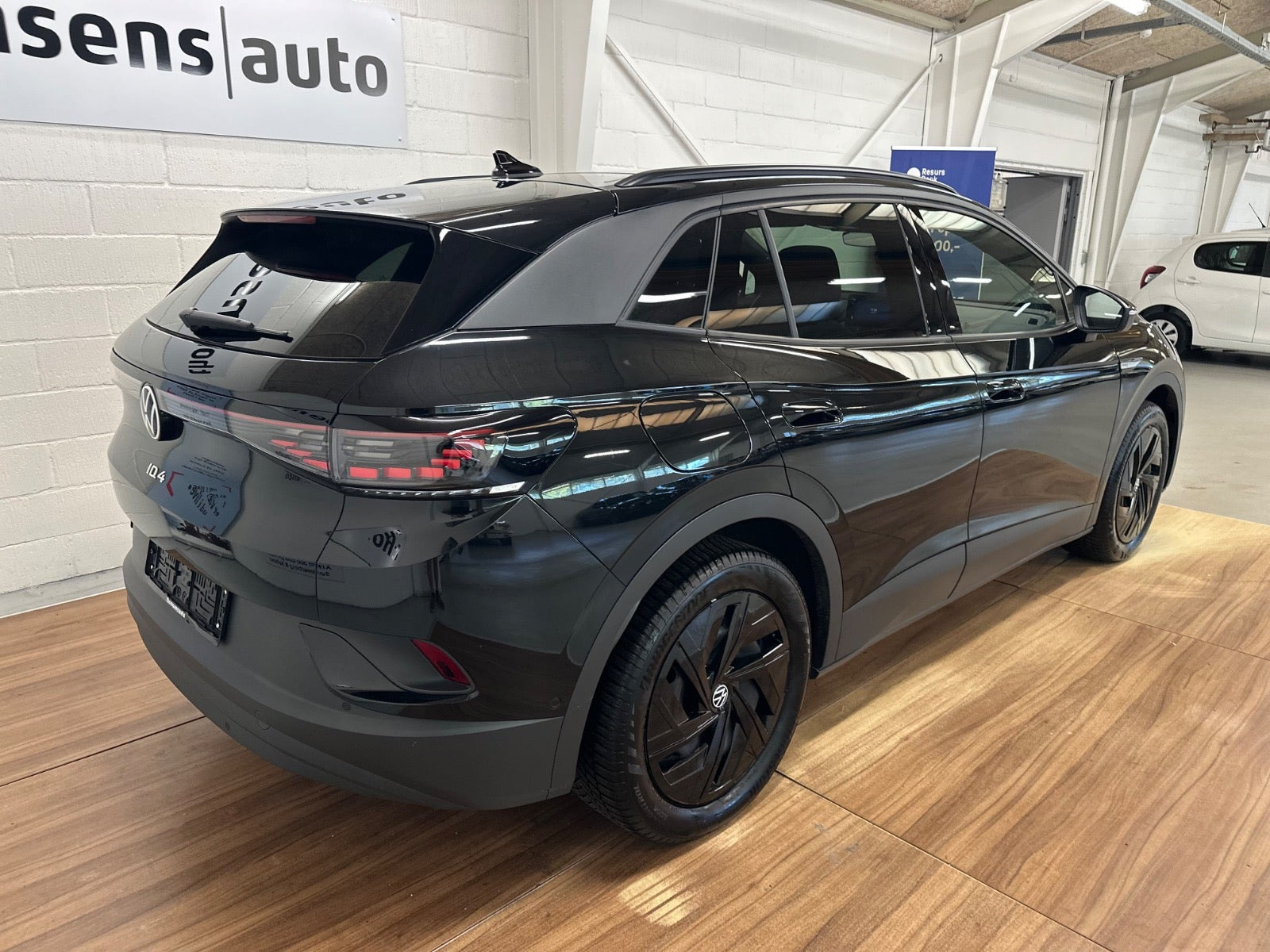 Grøn VW ID.4 fra 2023