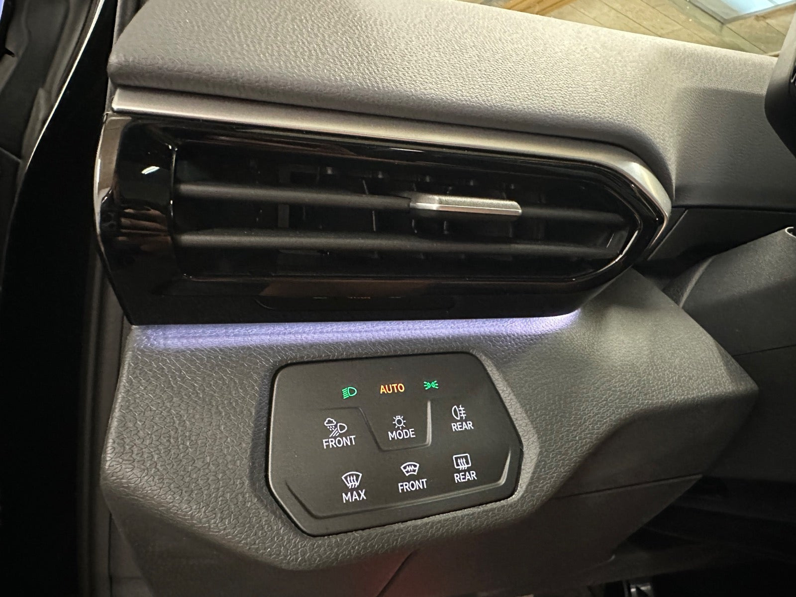 Grøn VW ID.4 fra 2023