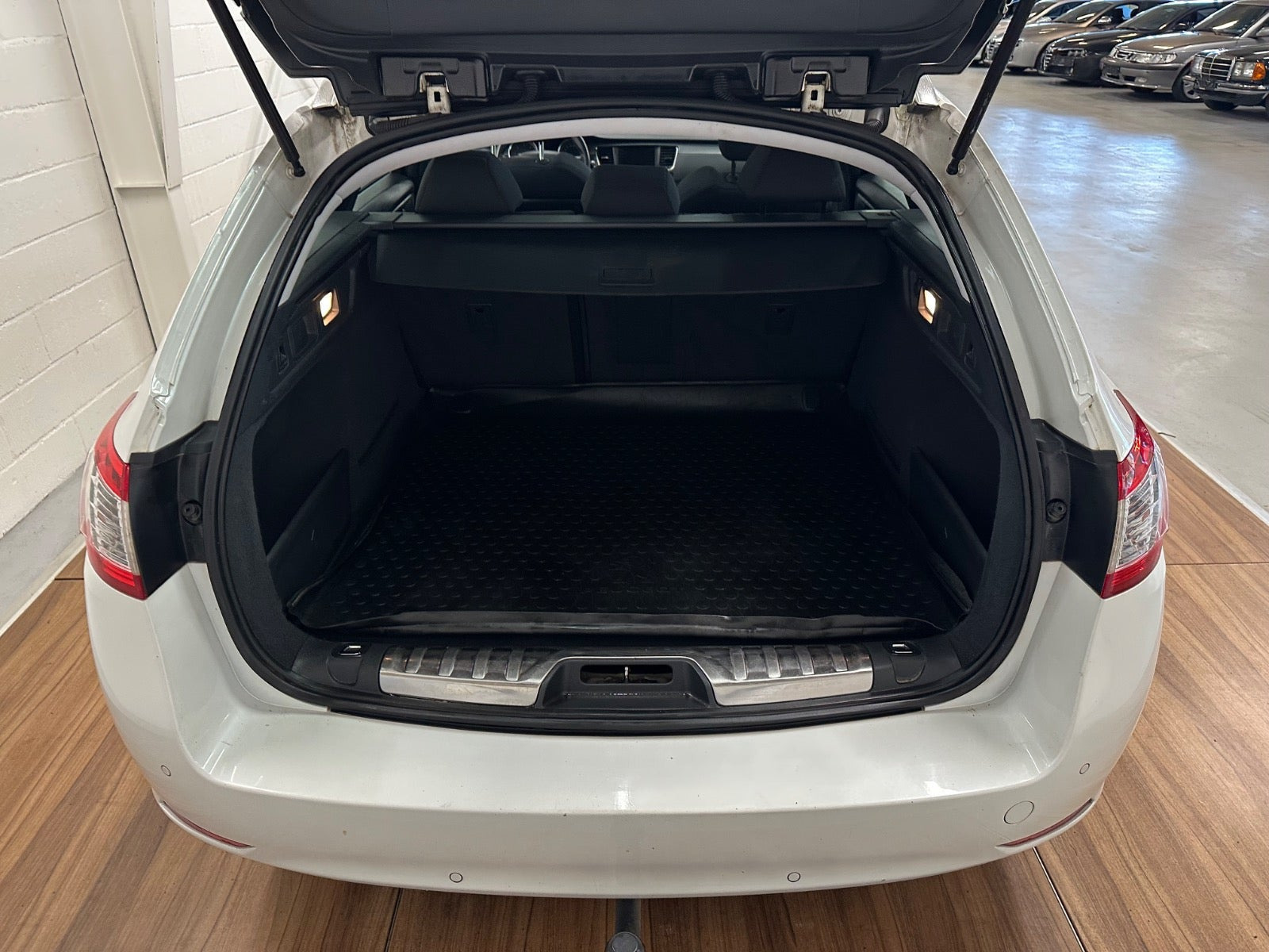 Hvid Peugeot 508 fra 2017