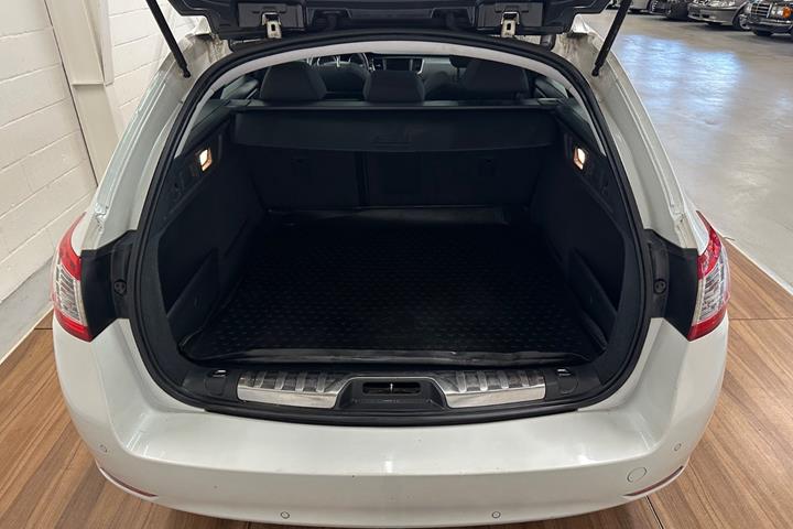 Hvid Peugeot 508 fra 2017