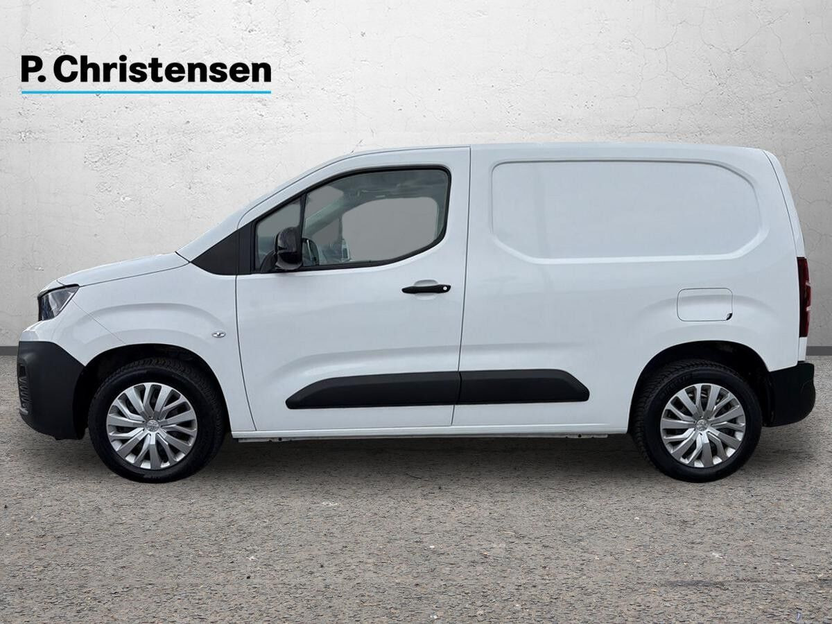 Hvid Peugeot Partner fra 2022
