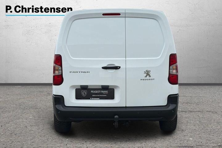 Hvid Peugeot Partner fra 2022