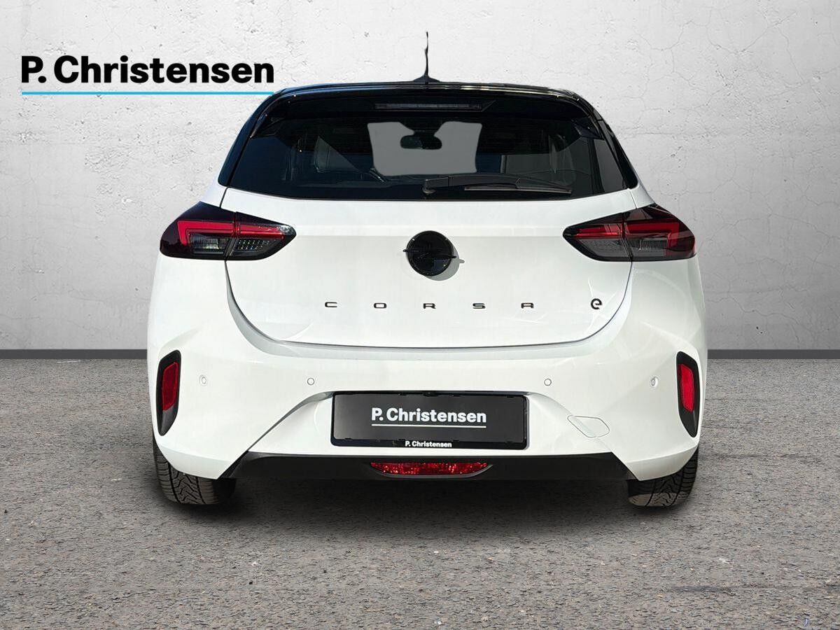 Hvid Opel Corsa-e fra 2023