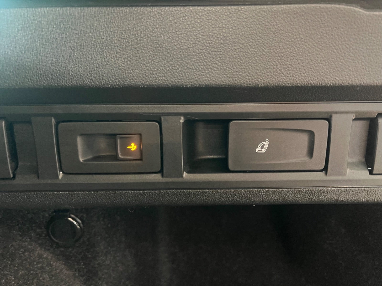 Blå Skoda Octavia fra 2023