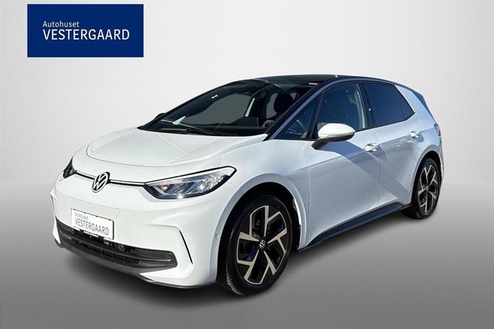 Hvid VW ID.3 fra 2024 set udefra