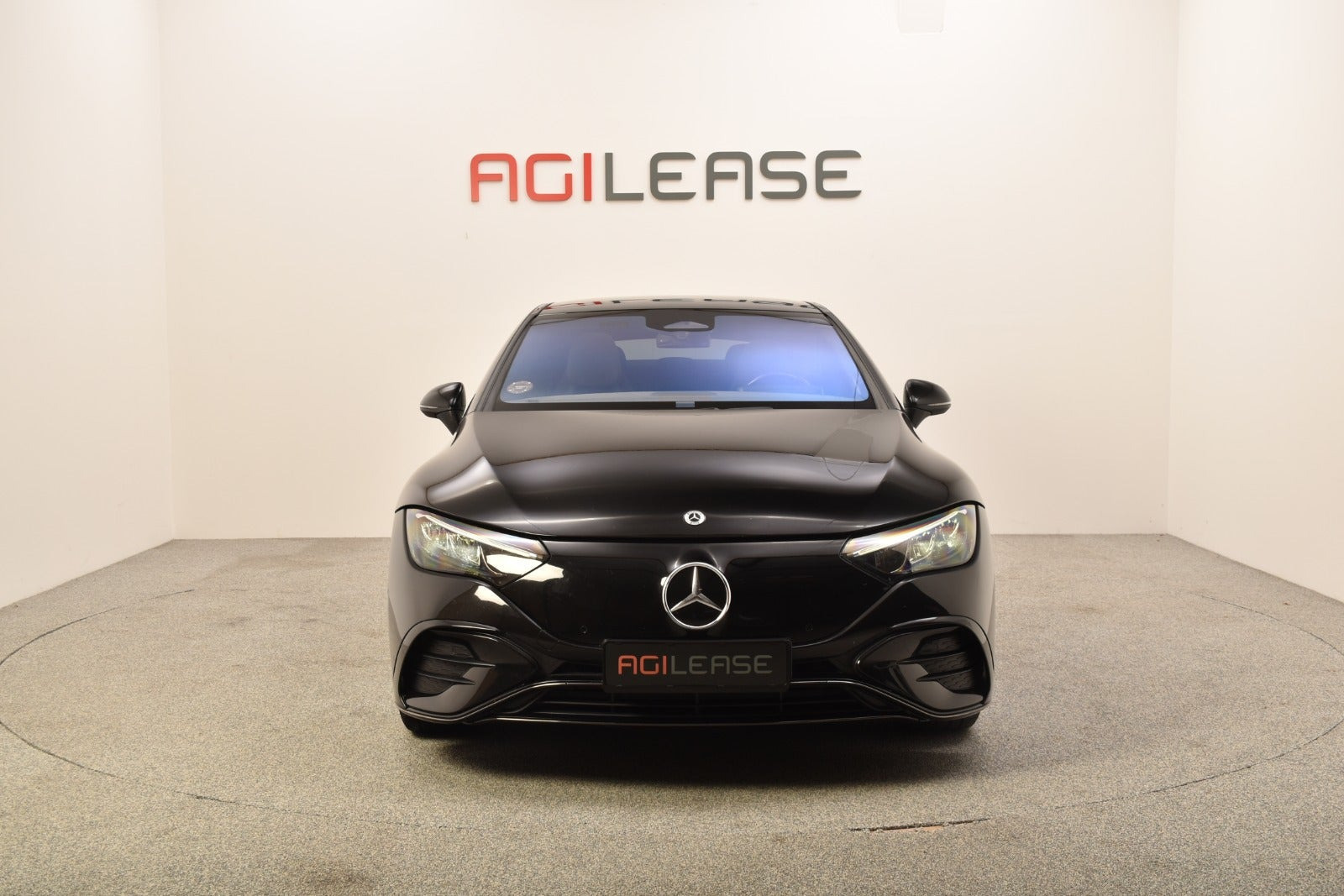 Sort Mercedes EQE350+ fra 2022