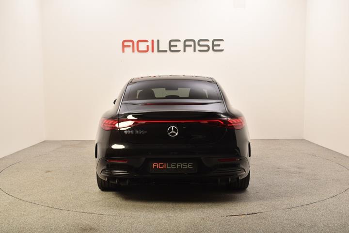 Sort Mercedes EQE350+ fra 2022
