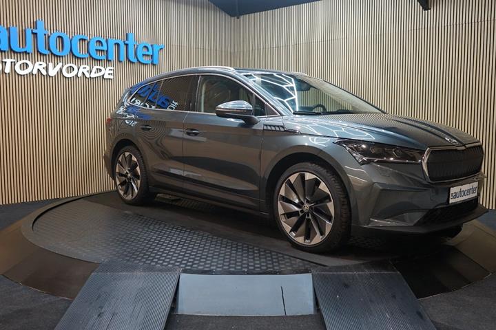 Grå Skoda Enyaq fra 2022