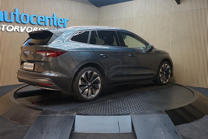 Grå Skoda Enyaq fra 2022