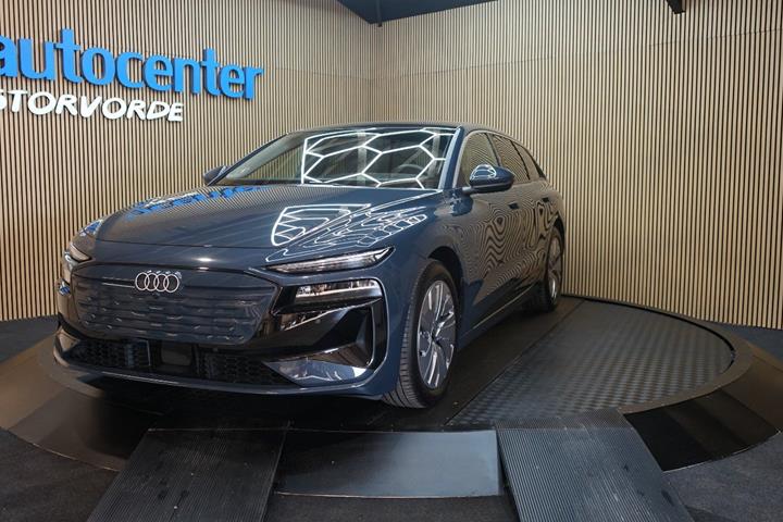 Blå Audi A6 e-tron fra 2025