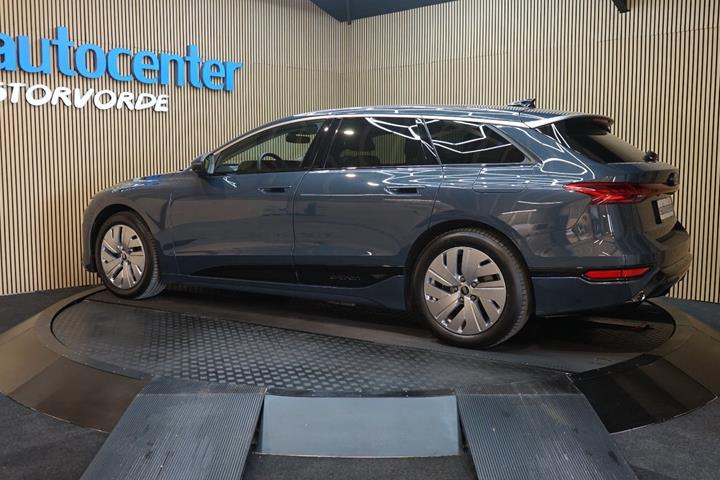 Blå Audi A6 e-tron fra 2025