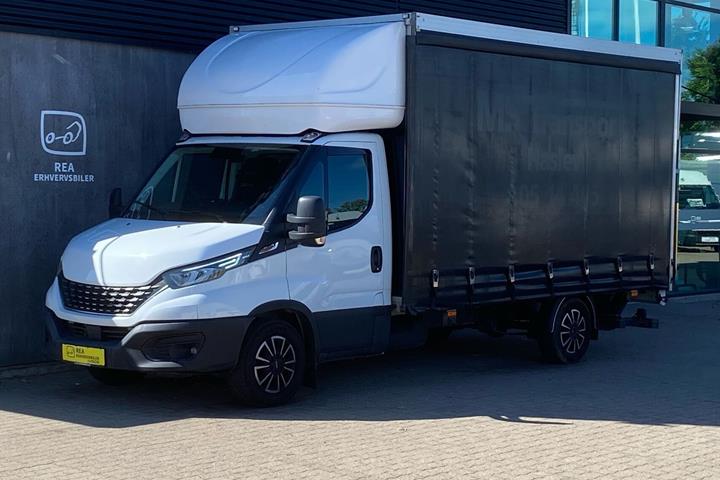 Hvid Iveco Daily fra 2022