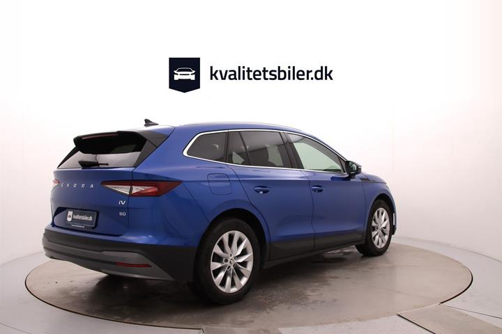 Blå Skoda Enyaq fra 2023