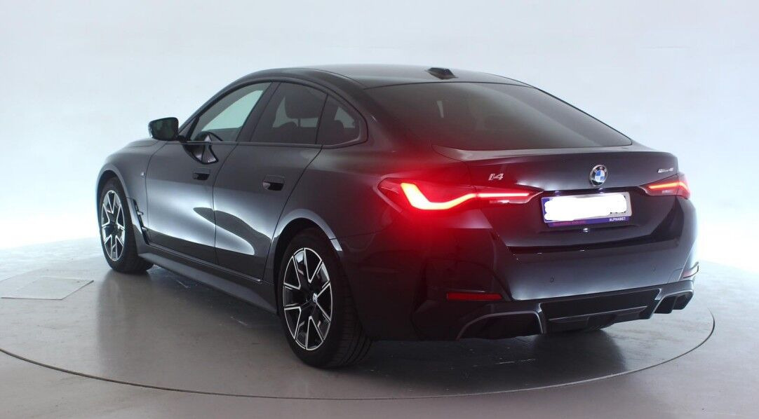 Sort BMW i4 fra 2025