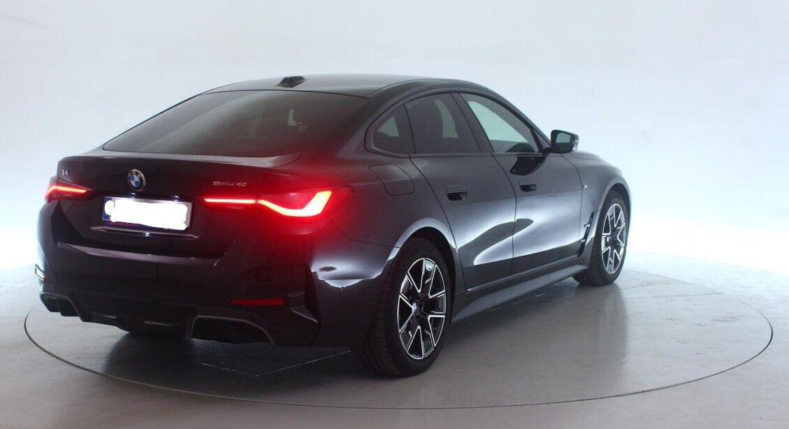 Sort BMW i4 fra 2025