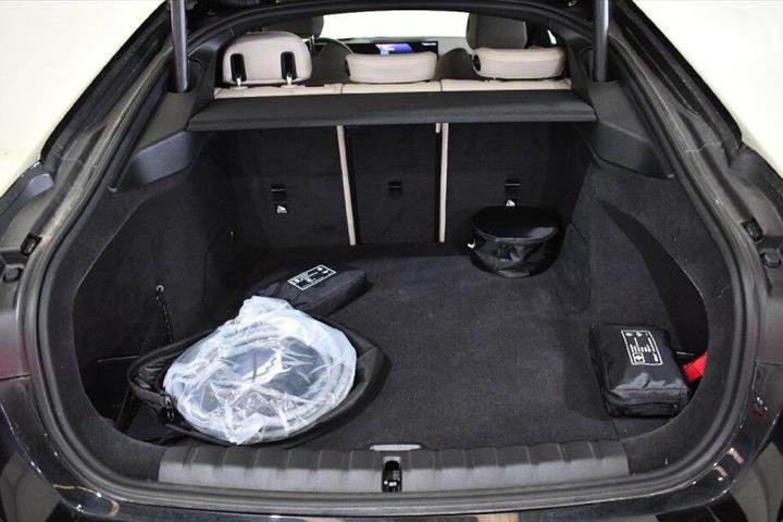 Sort BMW i4 fra 2025