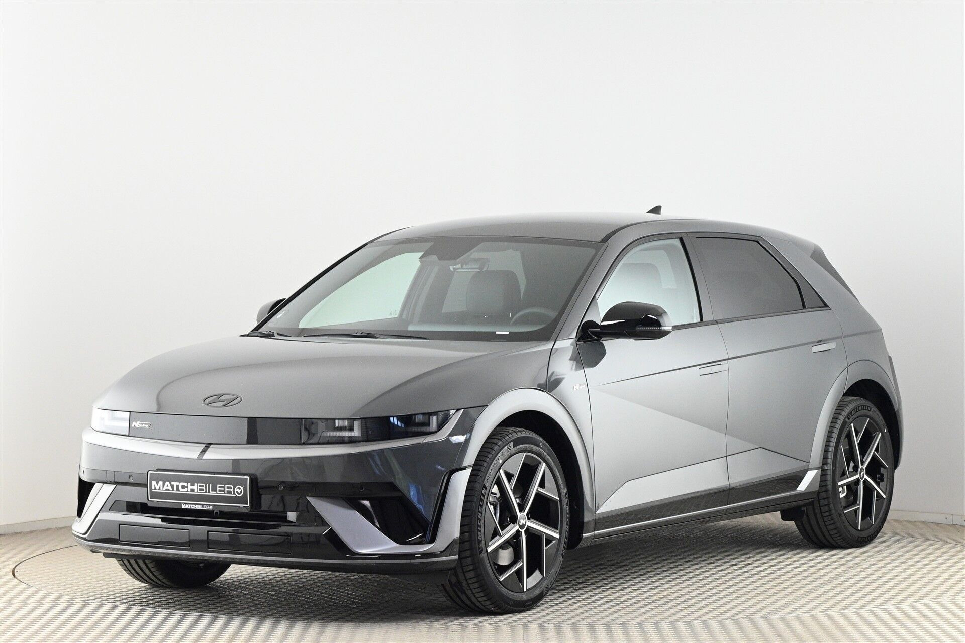 Grå Hyundai Ioniq 5 fra 2026
