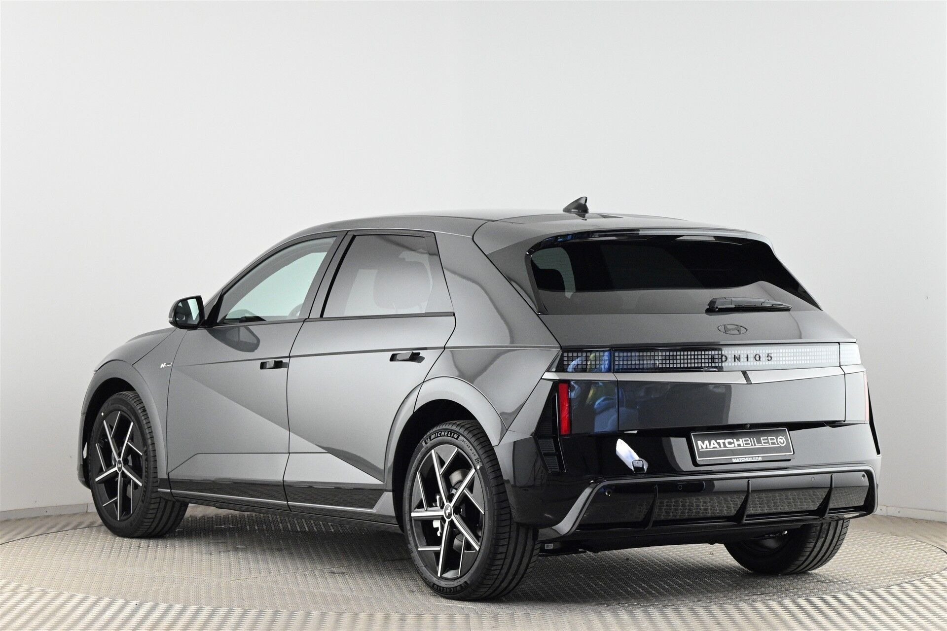 Grå Hyundai Ioniq 5 fra 2026